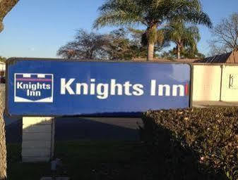 Knights Inn Claremont Exterior photo